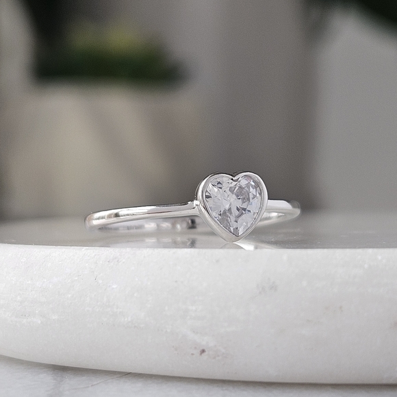 Dainty Heart Ring, 925 Sterling Silver, Size 7 Valentines Gift - Picture 2 of 6